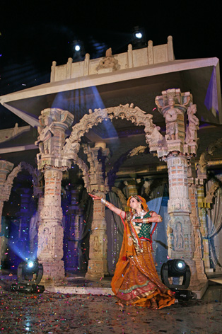Apra and Bollywood Dancing at Avant Garde Ballroom